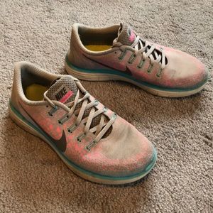 Nike RunNatural tennis shoes!!